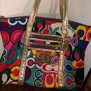 Multicolor Poppy Coach tote.